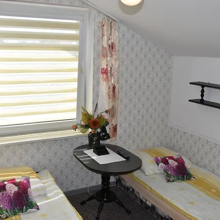 Apartment Pokoje Goscinne Max *