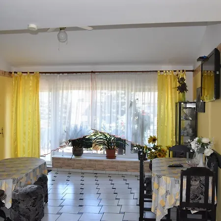 Apartment Pokoje Goscinne Max *